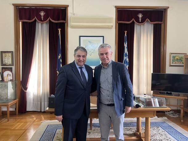 ο Πρόεδρος του Ε.Β.Ε.Π., κ. Βασίλης Κορκίδης με τον Δήμαρχο