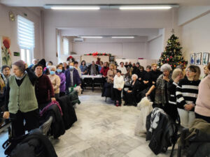 Τα ΚΑΠΗ Δήμου Νίκαιας-Αγ.Ι. Ρέντη έκοψαν τις καθιερωμένες βασιλόπιτες, παρουσία της Δημοτικής Αρχής και με τη συμμετοχή πλήθους μελών, μέσα σε ένα ζεστό και ανθρώπινο κλίμα. Οι εκδηλώσεις αποτέλεσαν μια ευκαιρία συνάντησης, ανταλλαγής ευχών και ενίσχυσης των δεσμών μεταξύ των ανθρώπων της τρίτης ηλικίας και του Δήμου.