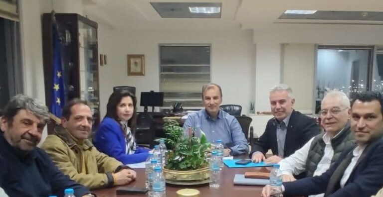 Συνάντηση Δημάρχου Νίκαιας – Αγίου Ιωάννη Ρέντη και Εμπορικού Συλλόγου με τον Αντιπεριφερειάρχη Πειραιά Συνάντηση Δημάρχου Νίκαιας – Αγίου Ιωάννη Ρέντη και Εμπορικού Συλλόγου με τον Αντιπεριφερειάρχη Πειραιά